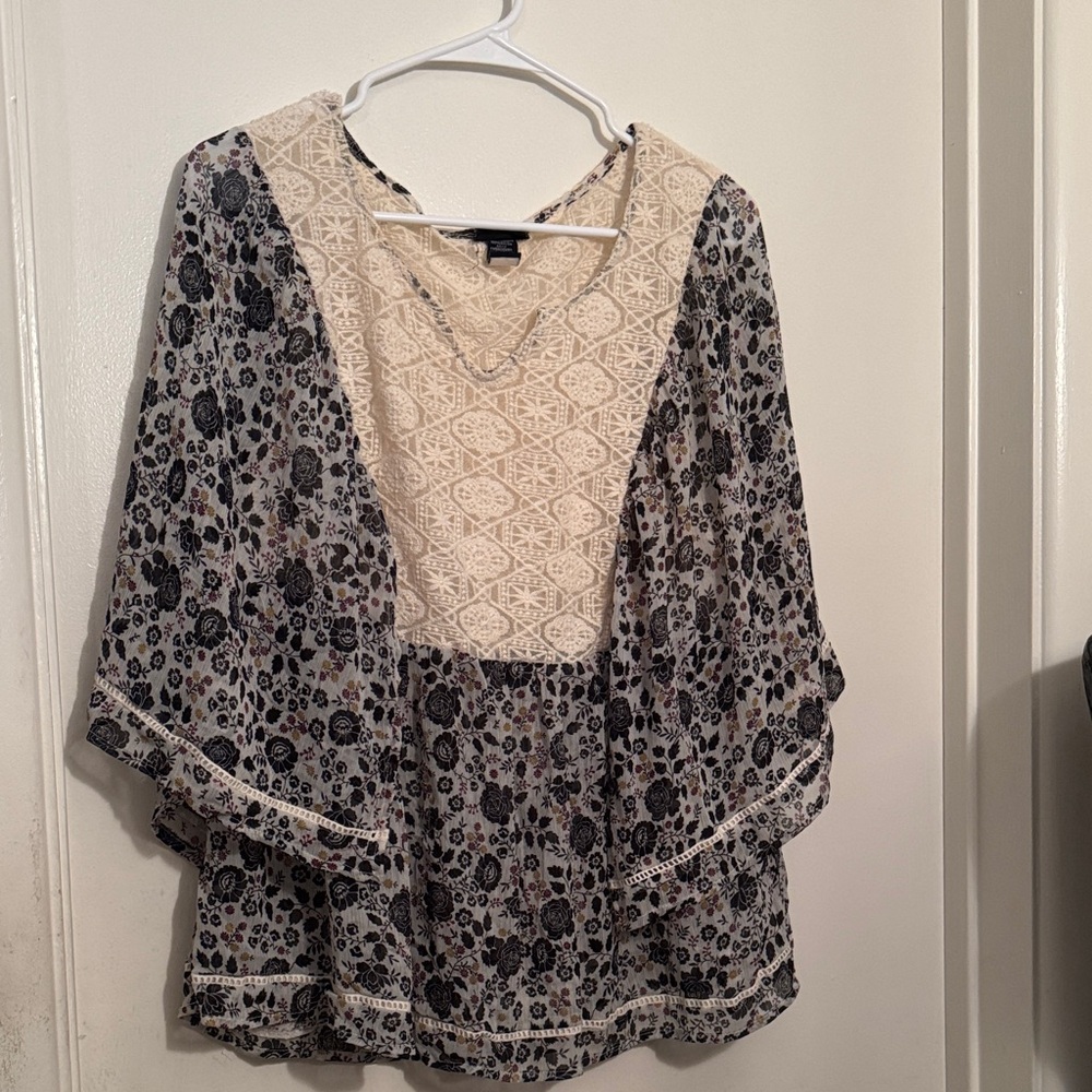 Torrid Black and Cream Floral Blouse